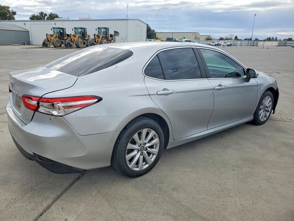 2018 TOYOTA CAMRY