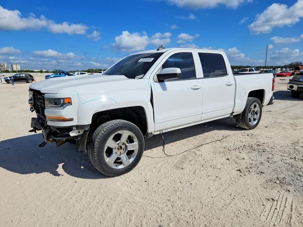 2018 CHEVROLET SILVERADO LT — Front 3/4