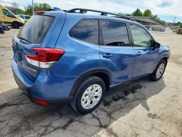 2022 SUBARU FORESTER Base Plus