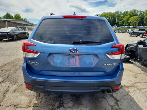 2022 SUBARU FORESTER Base Plus