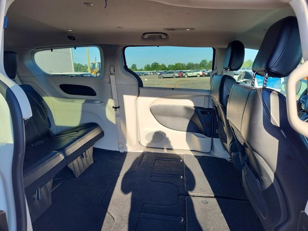 2022 CHRYSLER PACIFICA
