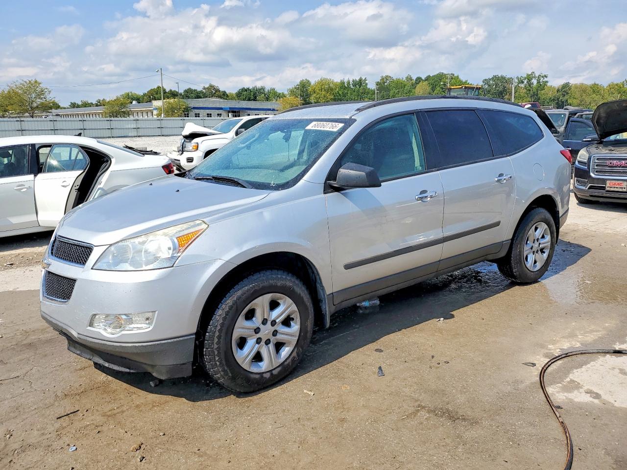2012 CHEVROLET TRAVERSE LS — Front 3/4