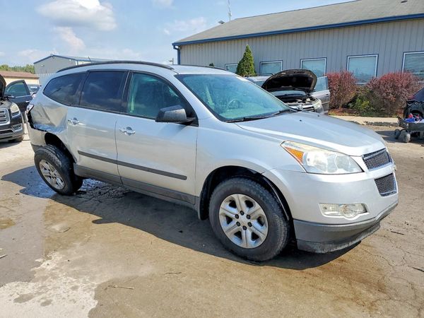 2012 CHEVROLET TRAVERSE LS — Passenger 3/4