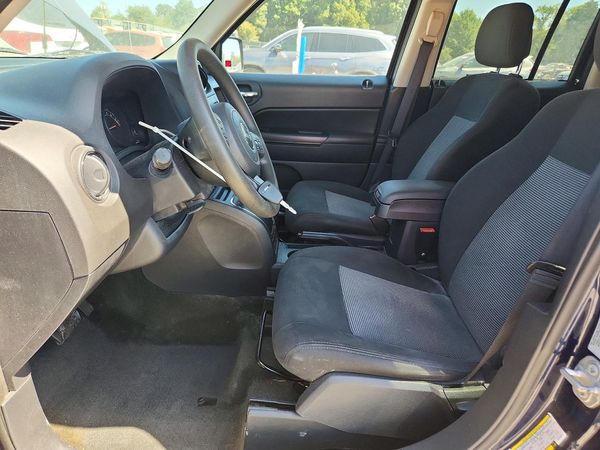 2016 JEEP PATRIOT Sport — DENT