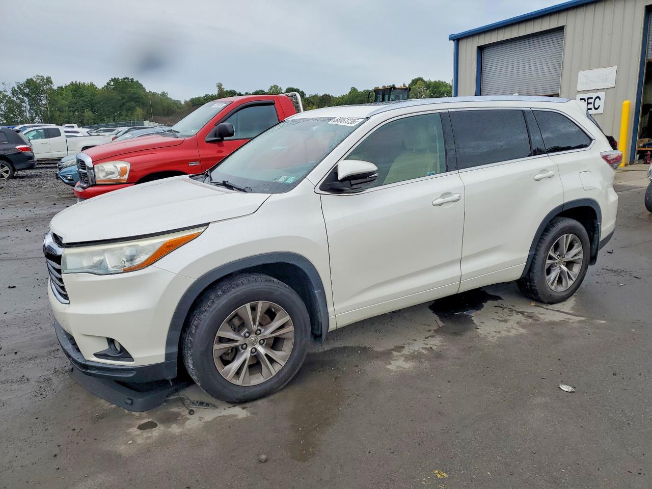 2015 TOYOTA HIGHLANDER Base/Hybrid — Front 3/4
