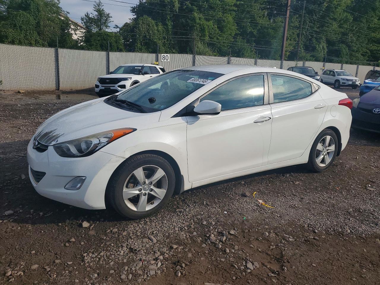 2013 HYUNDAI ELANTRA — Front 3/4