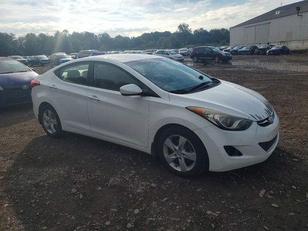 2013 HYUNDAI ELANTRA — Passenger 3/4
