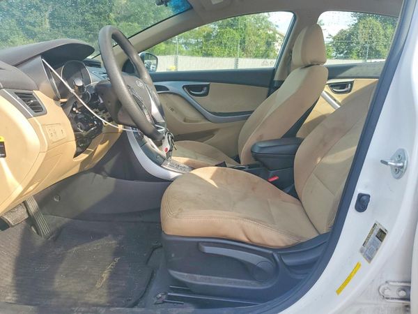 2013 HYUNDAI ELANTRA — DENT
