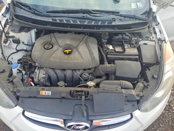 2013 HYUNDAI ELANTRA — Engine bay