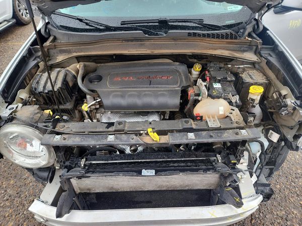 2016 JEEP RENEGADE Limited — Engine bay