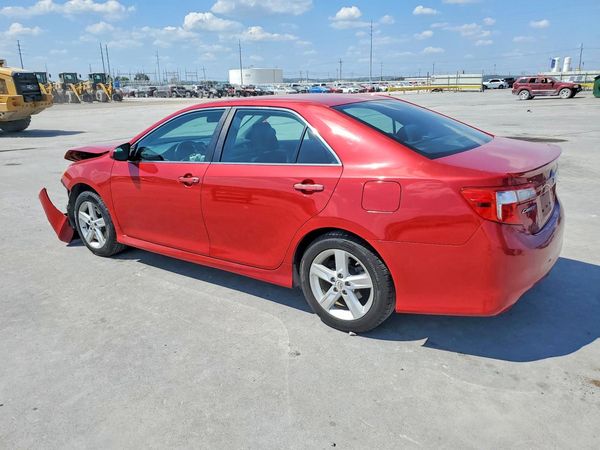 2014 TOYOTA CAMRY