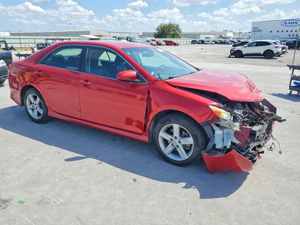 2014 TOYOTA CAMRY