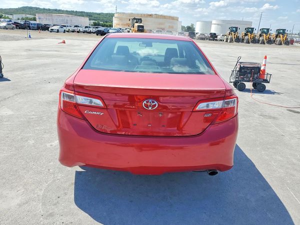 2014 TOYOTA CAMRY