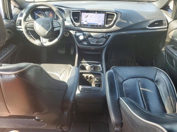 2024 CHRYSLER PACIFICA