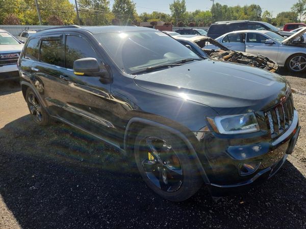 2012 JEEP CHEROKEE Overland — Passenger 3/4