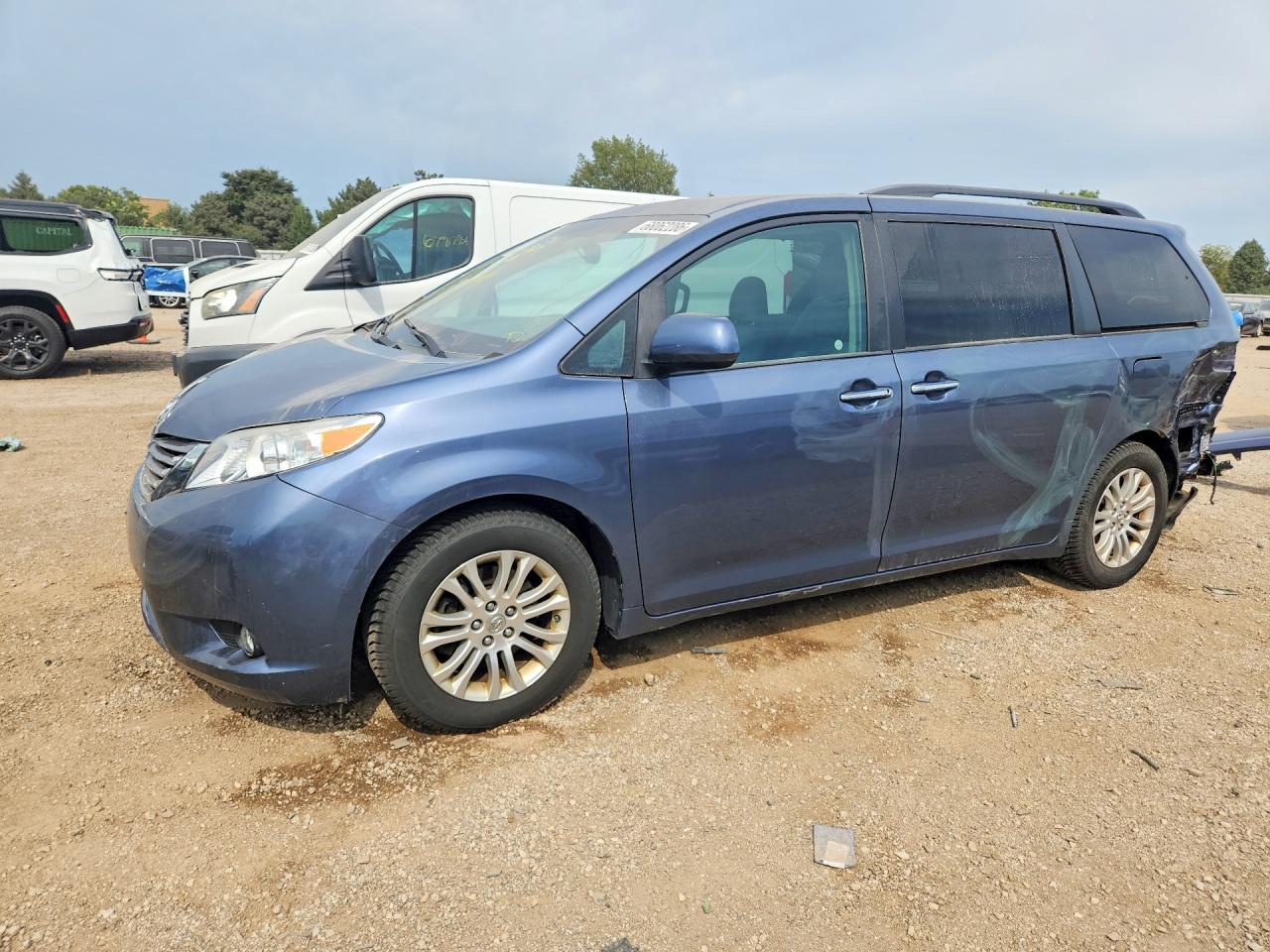 2015 TOYOTA SIENNA