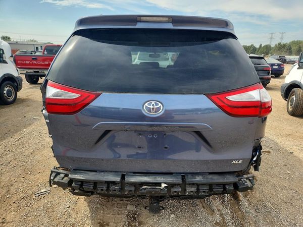 2015 TOYOTA SIENNA