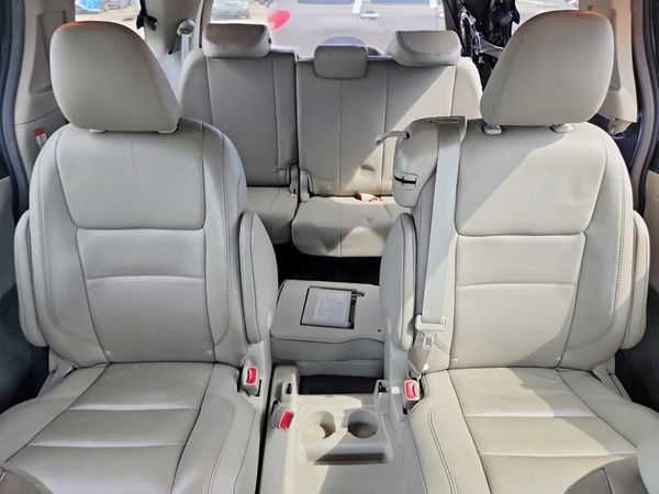 2015 TOYOTA SIENNA