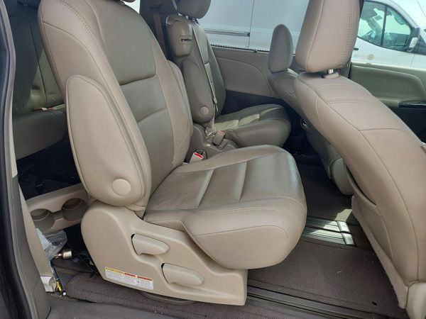 2015 TOYOTA SIENNA