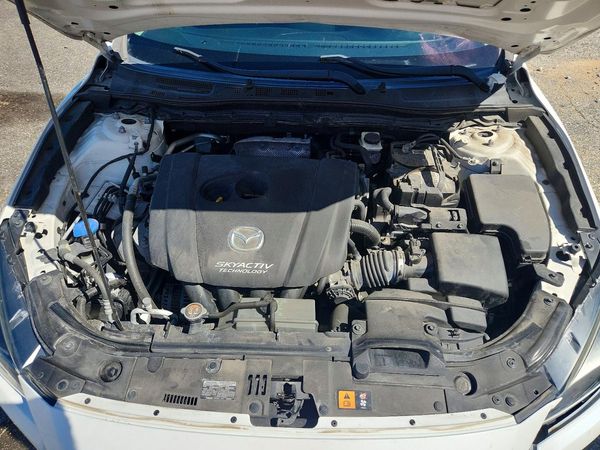 2018 MAZDA 3 Grand Touring — Engine bay