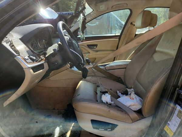 2013 BMW 5 SERIES — DENT