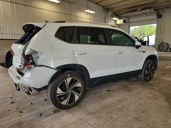 2024 VOLKSWAGEN TAOS