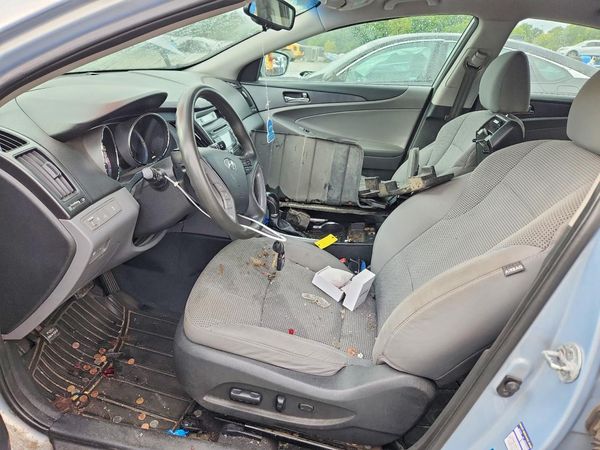 2013 HYUNDAI SONATA GLS/ GLS Popular — DENT