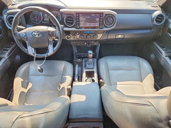 2021 TOYOTA TACOMA SR5 — Front 3/4