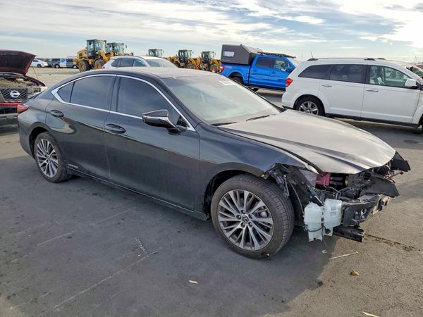 2020 LEXUS ES 300h Premium