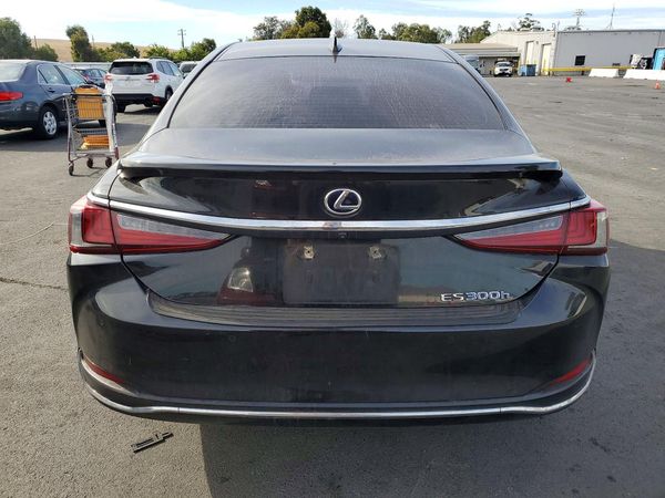 2020 LEXUS ES 300h Premium