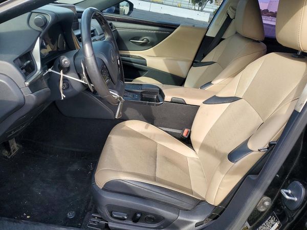 2020 LEXUS ES 300h Premium