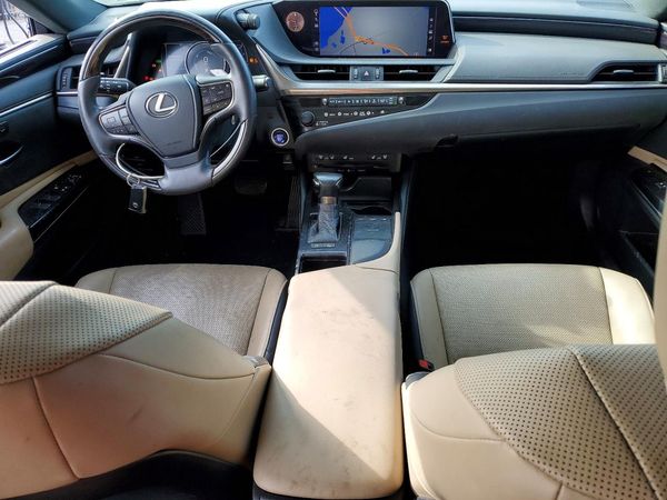 2020 LEXUS ES 300h Premium