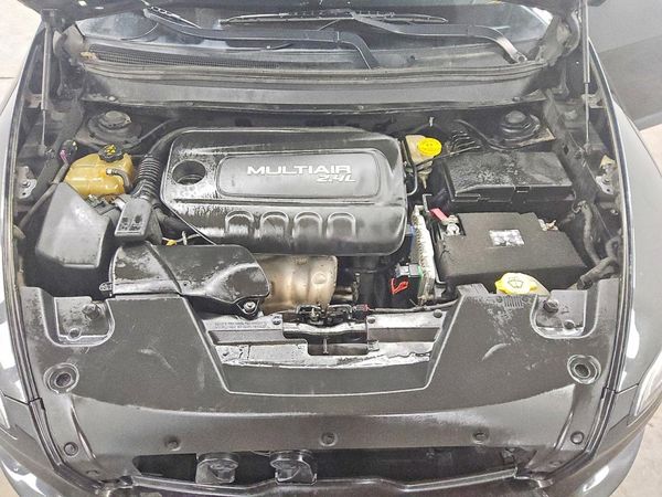 2015 JEEP CHEROKEE Latitude — Engine bay