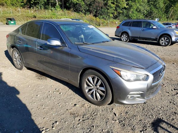 2015 INFINITI Q50 — Passenger 3/4