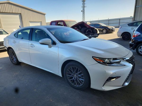 2018 LEXUS ES 350 — Passenger 3/4
