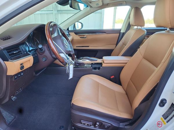 2018 LEXUS ES 350 — DENT