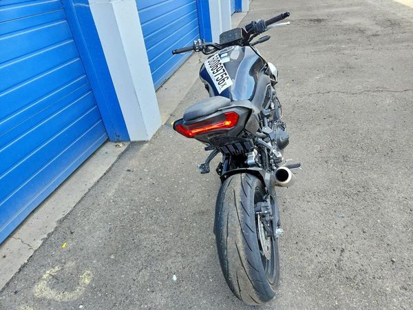 2025 KAWASAKI Z/ZR 1000