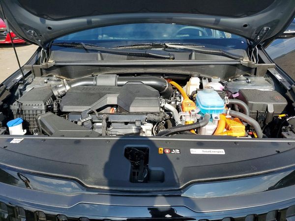 2026 KIA SPORTAGE X-Line — Engine bay