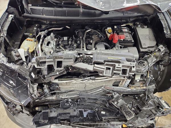 2026 NISSAN KICKS SR — Engine bay