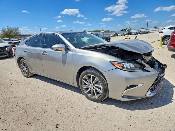 2017 LEXUS ES 300h