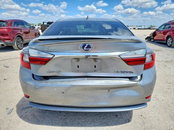 2017 LEXUS ES 300h