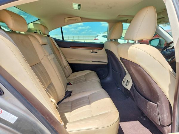 2017 LEXUS ES 300h