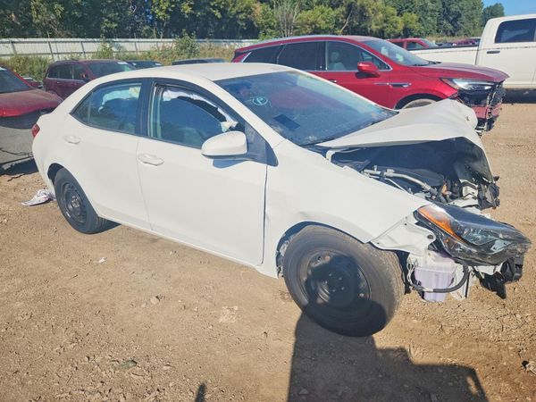2018 TOYOTA COROLLA L/LE/SE/XLE/XSE — Passenger 3/4