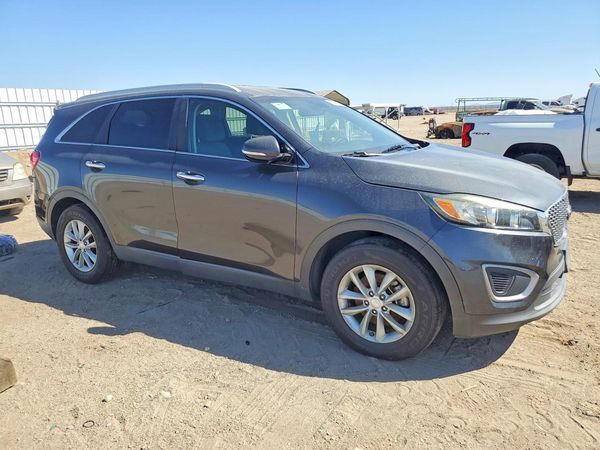 2017 KIA SORENTO L, LX — Passenger 3/4