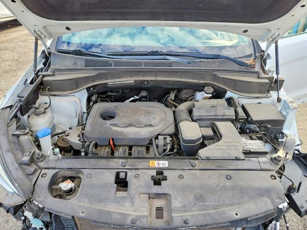 2018 HYUNDAI SANTA FE — Engine bay