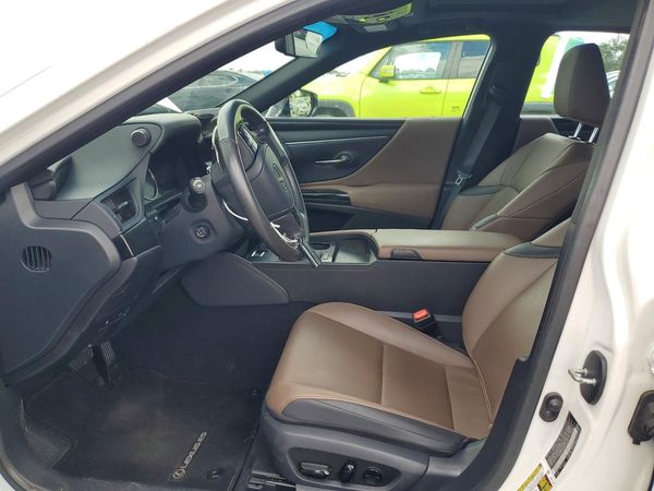 2024 LEXUS ES 250