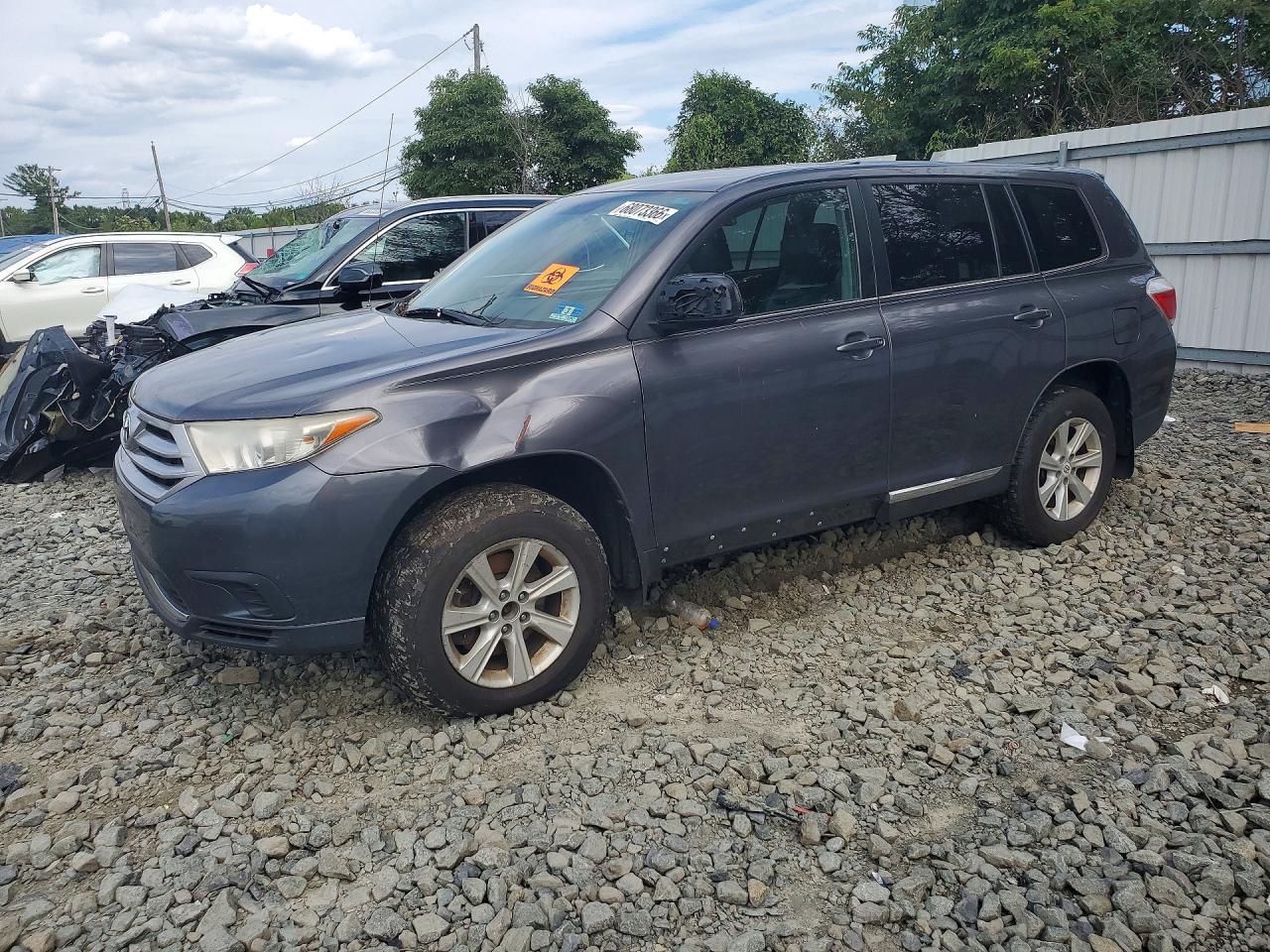 2012 TOYOTA HIGHLANDER Base/Hybrid — Front 3/4