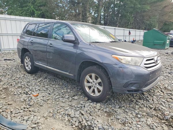 2012 TOYOTA HIGHLANDER Base/Hybrid — Passenger 3/4