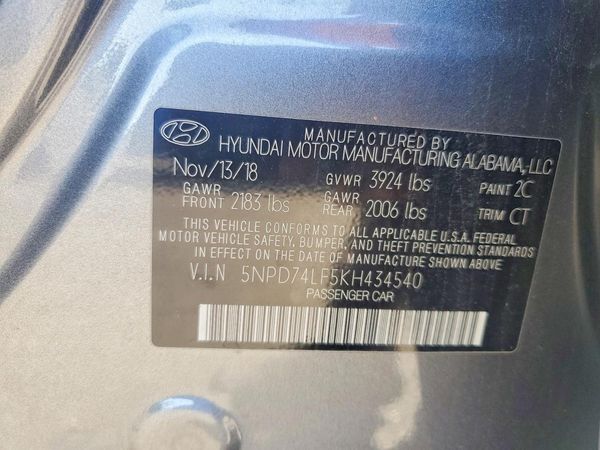 2019 HYUNDAI ELANTRA SE