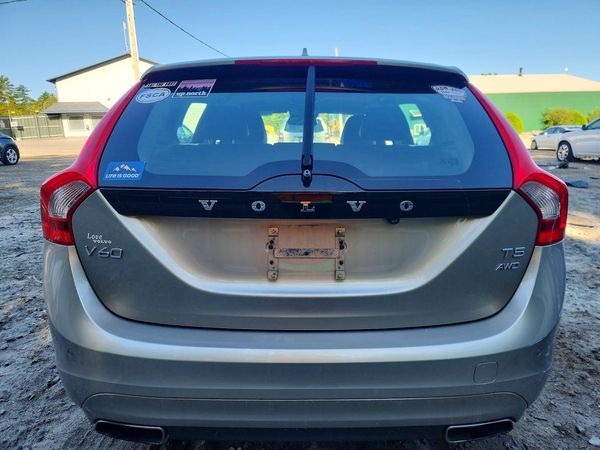 2015 VOLVO V60 Platinum (non R design)